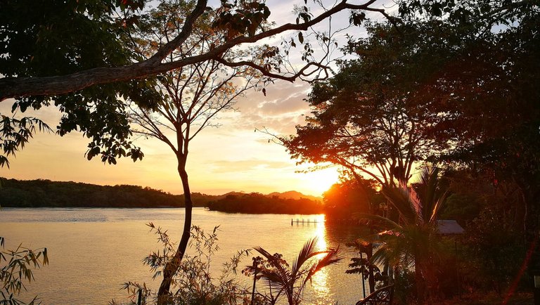 sunset-boca-chica-panama-anabell-hilarski.jpg