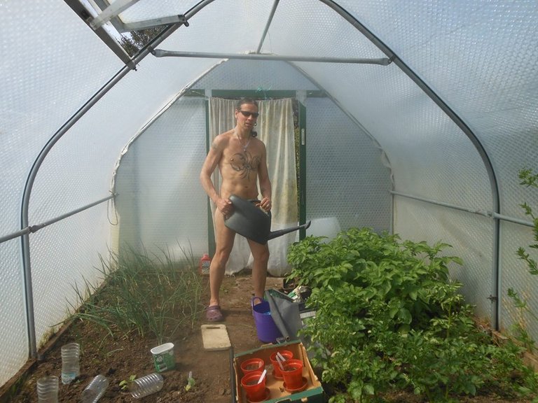 naked-gardeningday.jpg