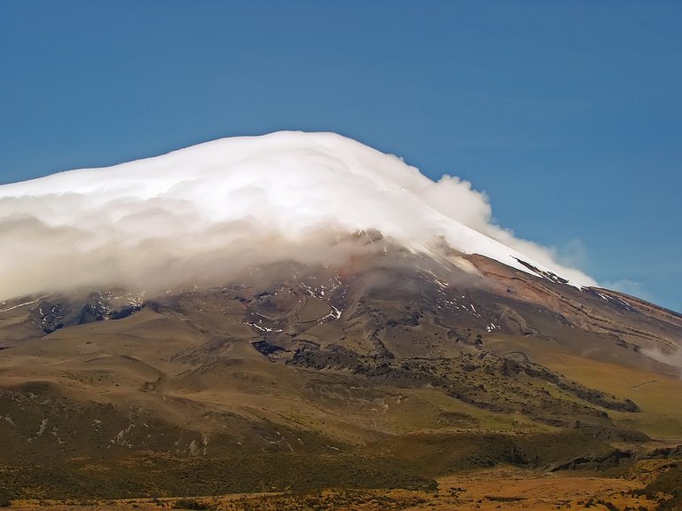 cotopaxi-298349_960_720.jpg