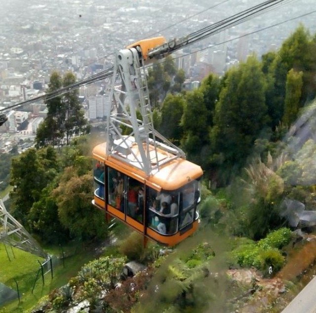 Cerro de Monzerrat Bogota.jpg