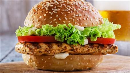 chicken-sandwich-today-171004-tease_93bc8ff15142d4e38d041b45dd31a50d.today-front-large.jpg