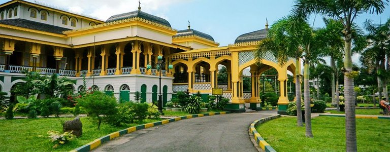 Istana-Maimun-Medan-compressor.jpg