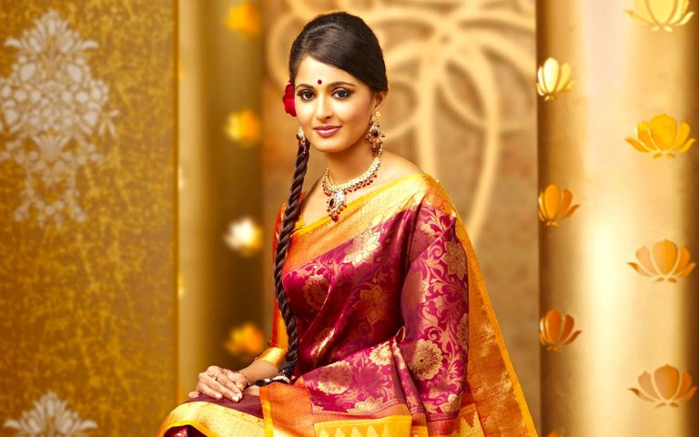 Anushka-Shetty-bride-saree-wallpaper.jpg