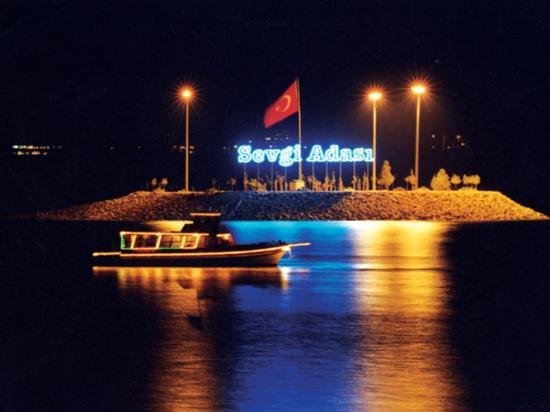 Sevgi-Adası-Gece.jpg