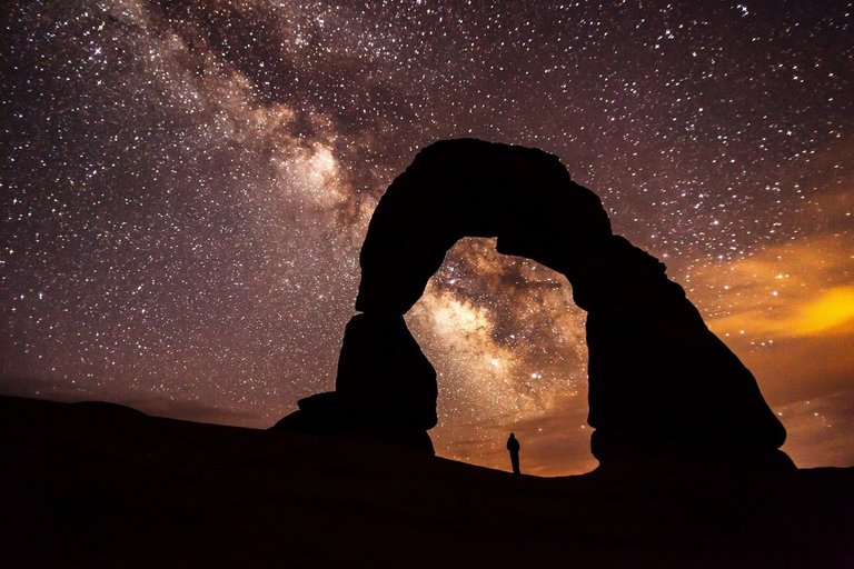 delicate-arch-sunset-rock-formation.jpg