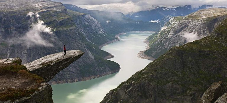 Trolltunga-norway-must-see-nature-attractions-2-1_3c2d1d6d-df0f-40f4-89ea-ea0abe488b13.jpg