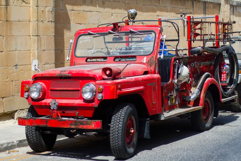 fire engine front.jpg