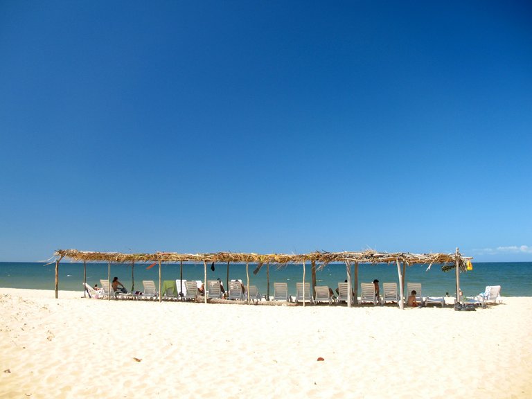 Playa_San_Luis_-_panoramio.jpg