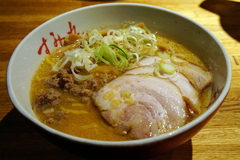 151010_Sapporo_ramen_at_Susukino_Sapporo_Hokkaido_Japan01s.jpg
