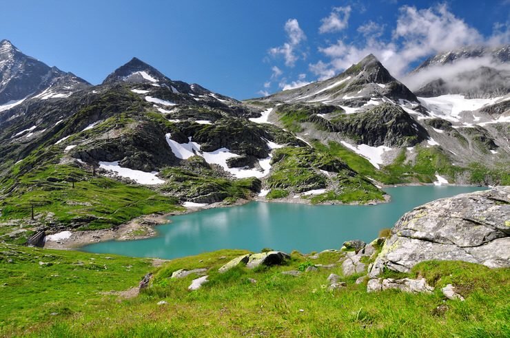 Weisssee-White-Lake-in-Hohe-Tauern-National-Park-Austria-740x491.jpg