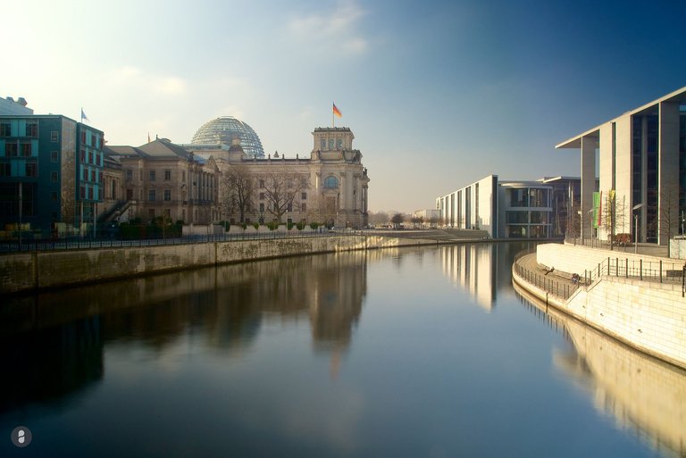 Long exposure of the German Reichstag