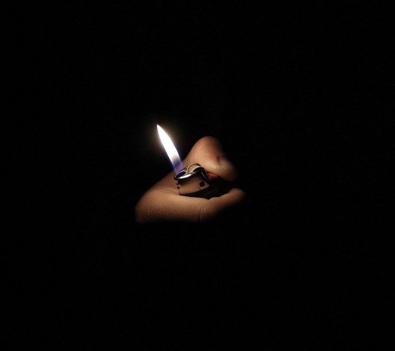 Lighter-wallpaper-9120226.jpg