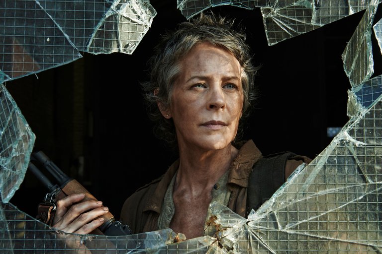 carol-walking-dead-season-51.jpg