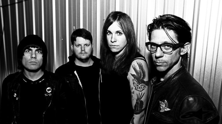 againstme_wide-6ff128a4bfaa9df2d6bd9814114b2285641d03f1.jpg