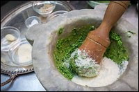 pesto-genovese-preparazione10.jpg