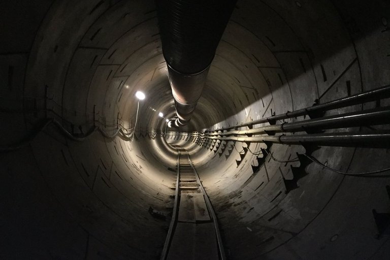 elon_musk_the_boring_company_tunnel_photo_1.0.jpg