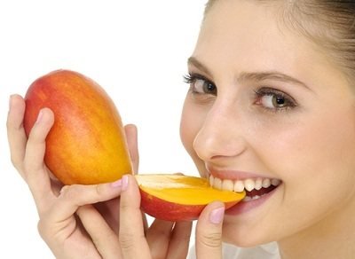 girl-eating-mango.jpg