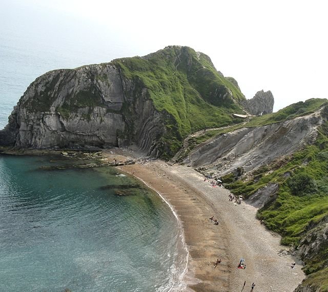 Man_o'war_cove_near_lulworth_dorset_arp.jpg