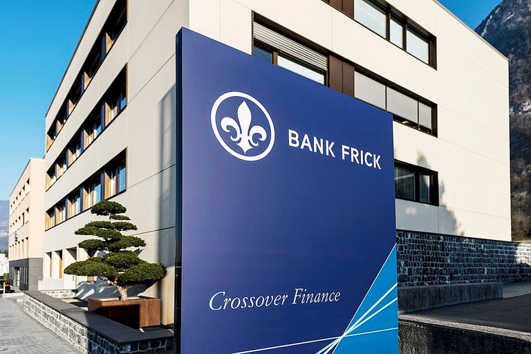 1024px-Bankfrick.jpg