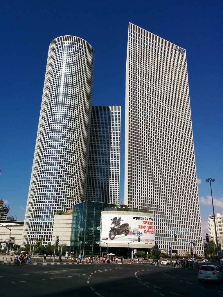 Azrieli Towers.jpg