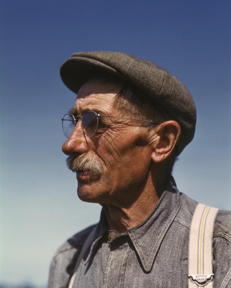 farmer-1386219_1920.jpg