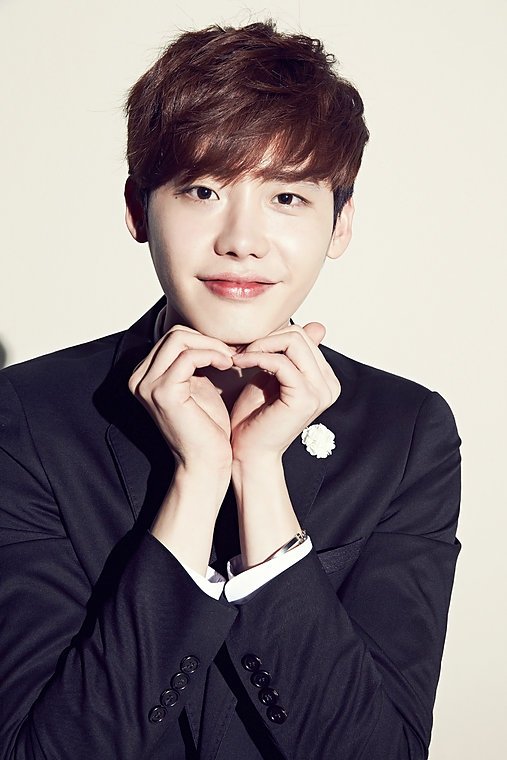 lee-jong-suk-celebrates-his-birthday-on-september-14.jpg