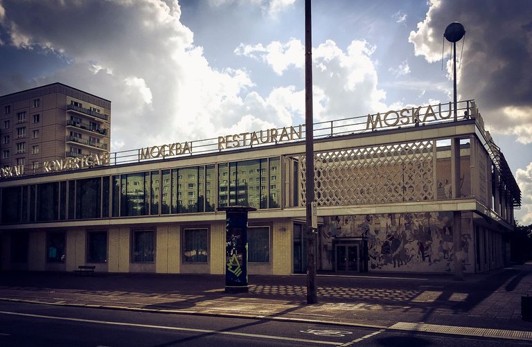 Cafe-Moskau-1.jpg