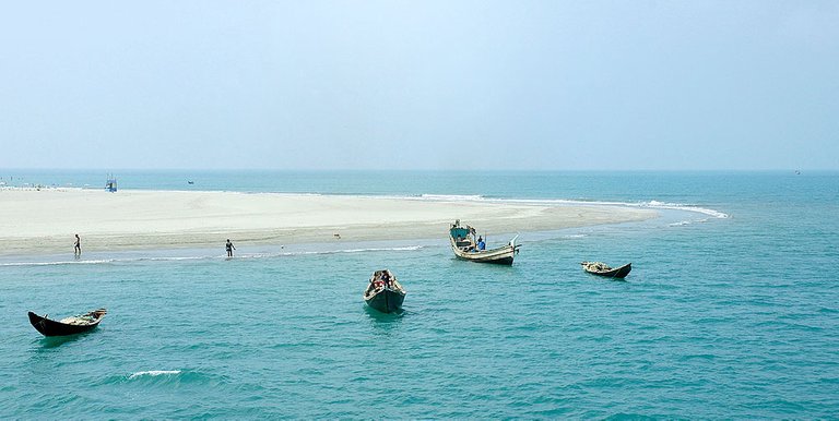 first-view-of-st-martin-island.jpg