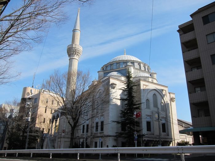 camii-700x525.jpg