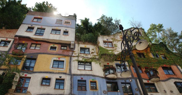 hundertwasserhaus-19to1.jpeg