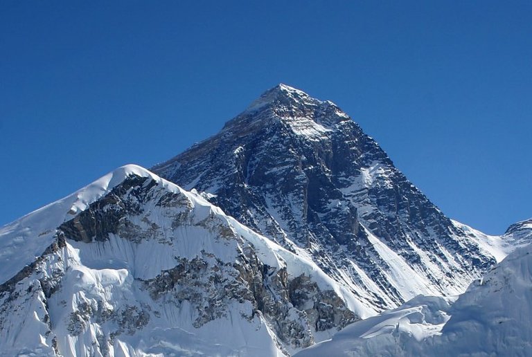 Everest_kalapatthar_crop.jpg