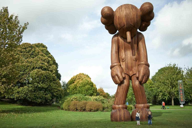 kaws-small-lie-2013-courtesy-the-artist-and-ysp.jpg