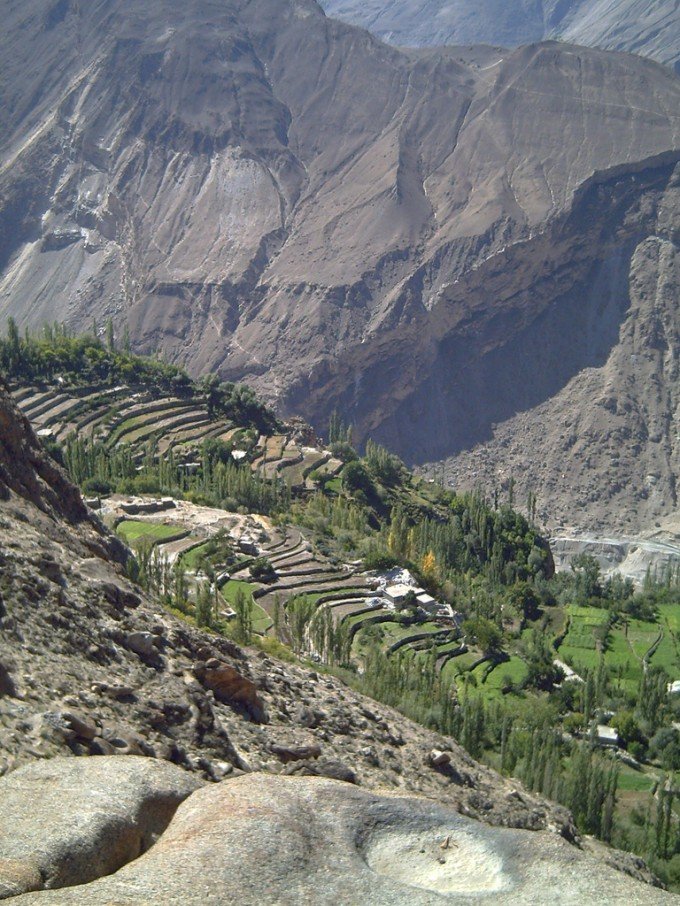 Hunza-Valley-Pakistan-680x906.jpg