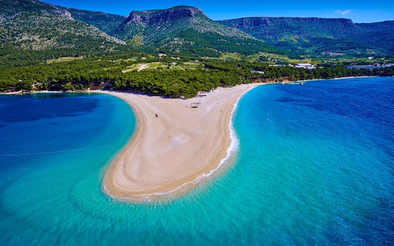 Zlatni-Rat-Beach-CROATIA0316.jpg