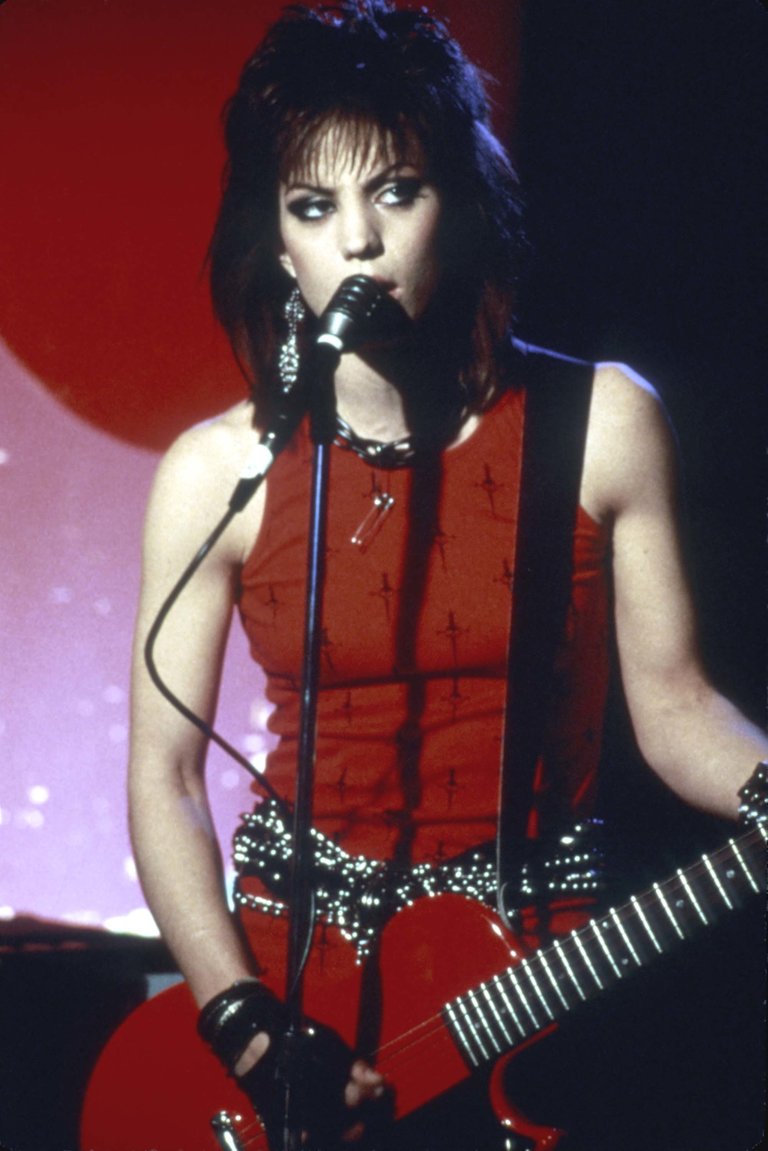 05-joan-jett-beauty.jpg