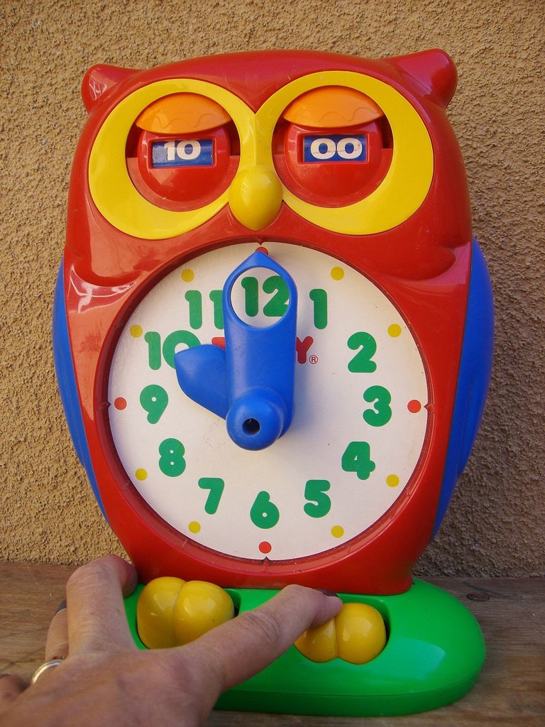 tomy owl clock2.jpg