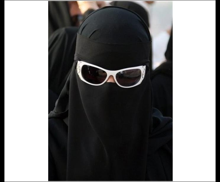 saudi woman sunnies.jpg