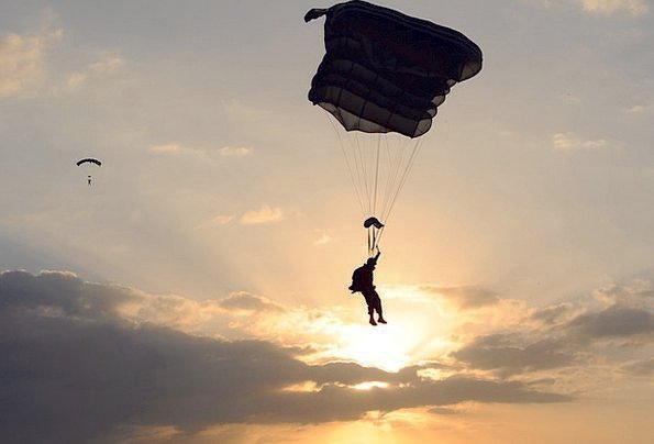 Parachute-Free-fall-Person-Parachuting-Coming-Down-3527.jpg