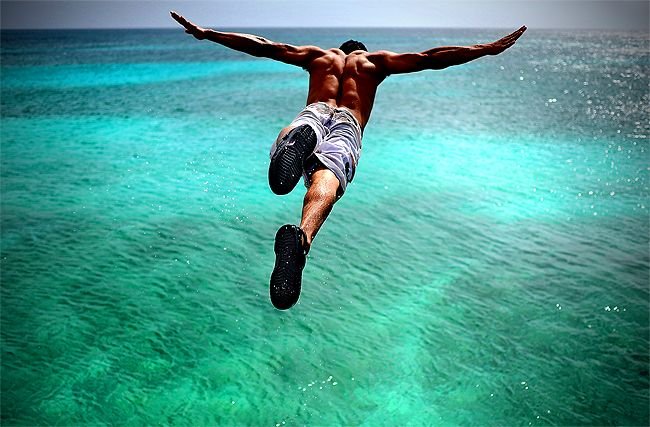 20cc839ea3b6f4cd992d05238a403d70--cliff-diving-deep-blue-sea.jpg