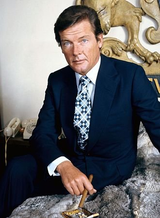 Sir_Roger_Moore_3.jpg