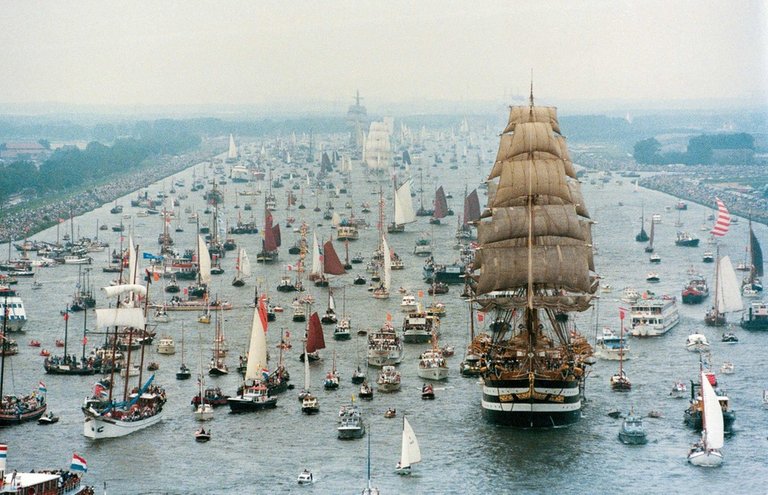 sailamsterdam.jpg