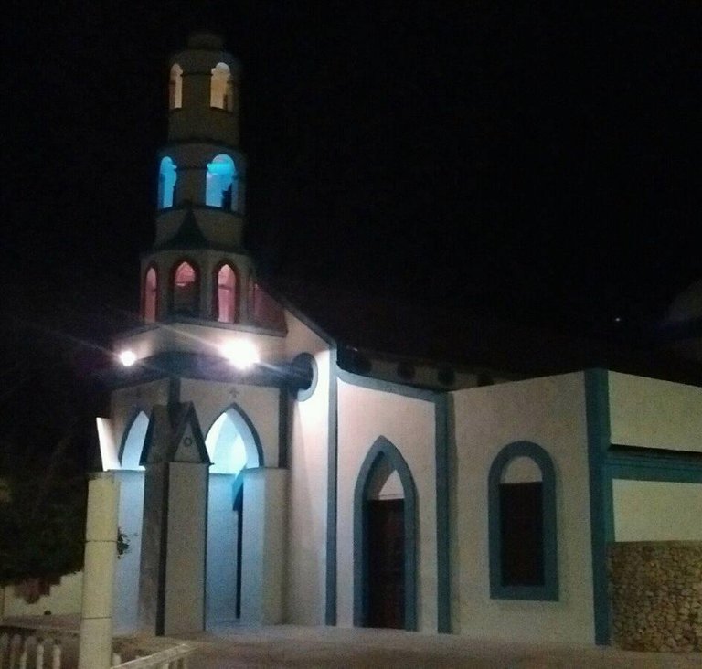 iglesia de la isla 2.jpg