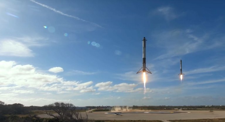 falconheavy3.JPG