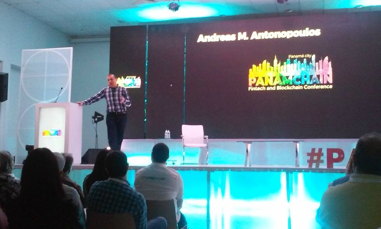 panamchain-cryptocurrency-evento-panama-anabell-hilarski03.jpg