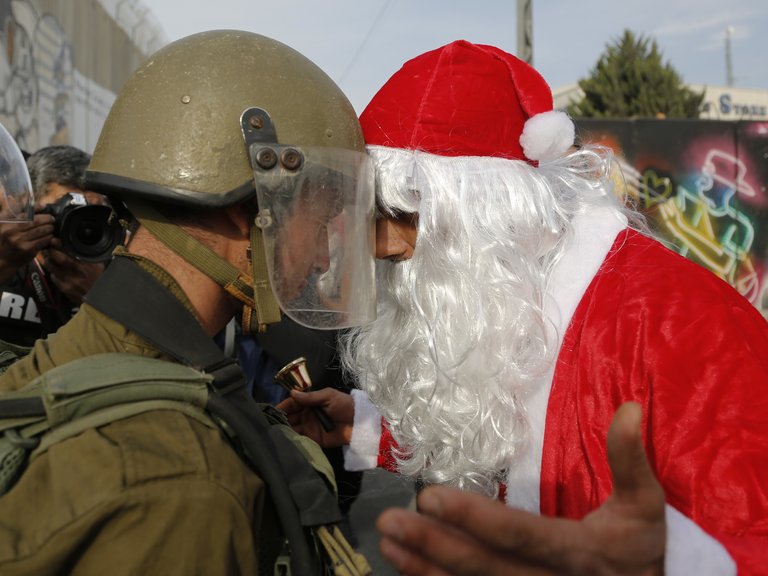 ct-christmas-israel-palestine-20171224.jpg