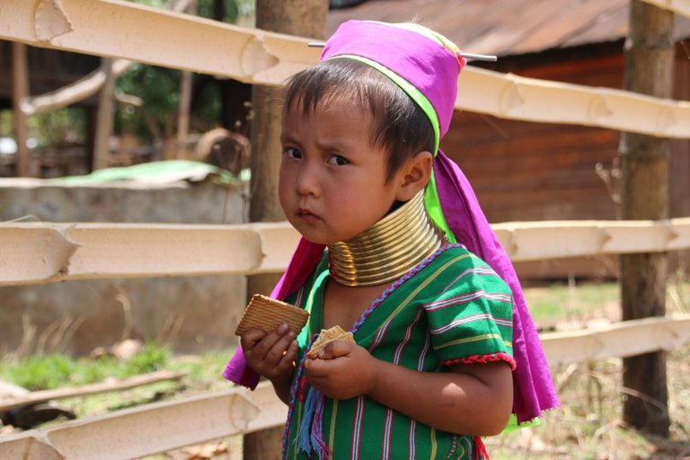 myanmar-loikaw-femmes-girafes-karen-mademoiselle-voyage-7-1030x686.jpg