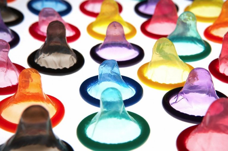 colored-condoms.jpg