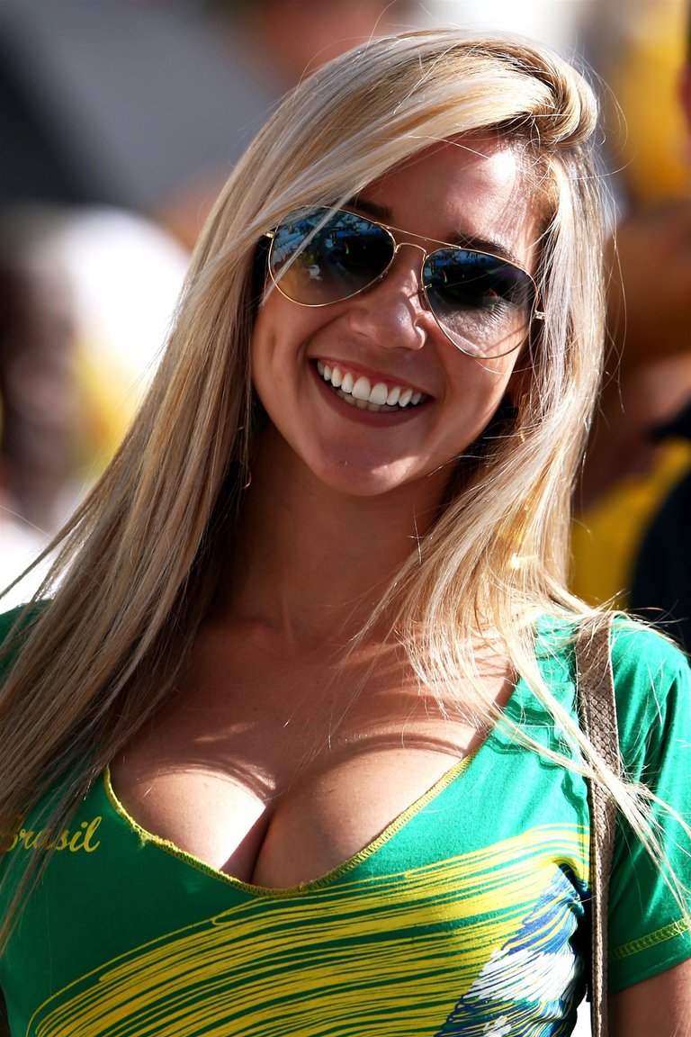 World-Cup-Hot-Brazilian-Girl.jpg