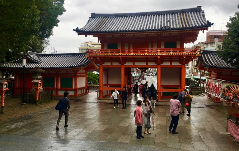 yasaka-jinja-0.jpg