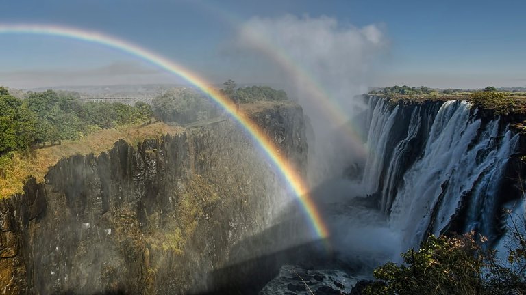 Lunar-Rainbow-at-Victoria-Falls.jpg